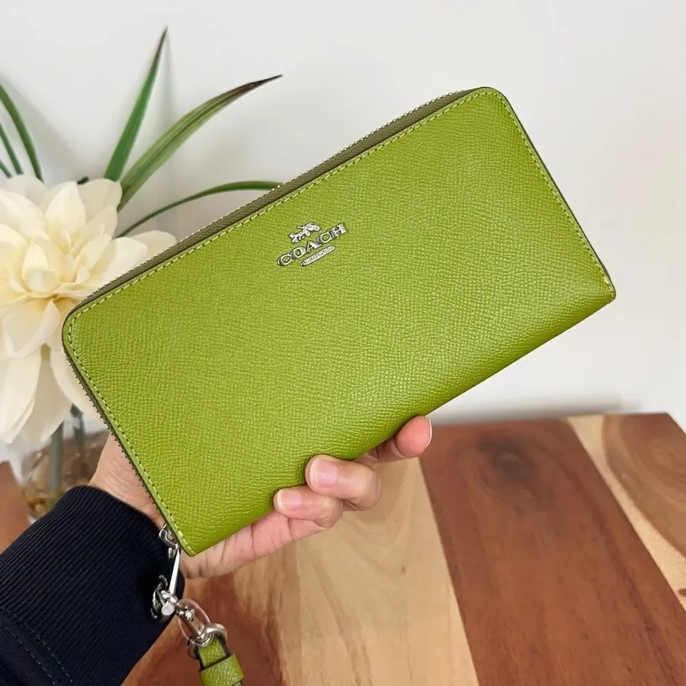 NWT Coach Long‎ Zip Around Wallet
